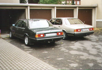Links BMW E23 745iA Executive und rechts BMW E23 732iA